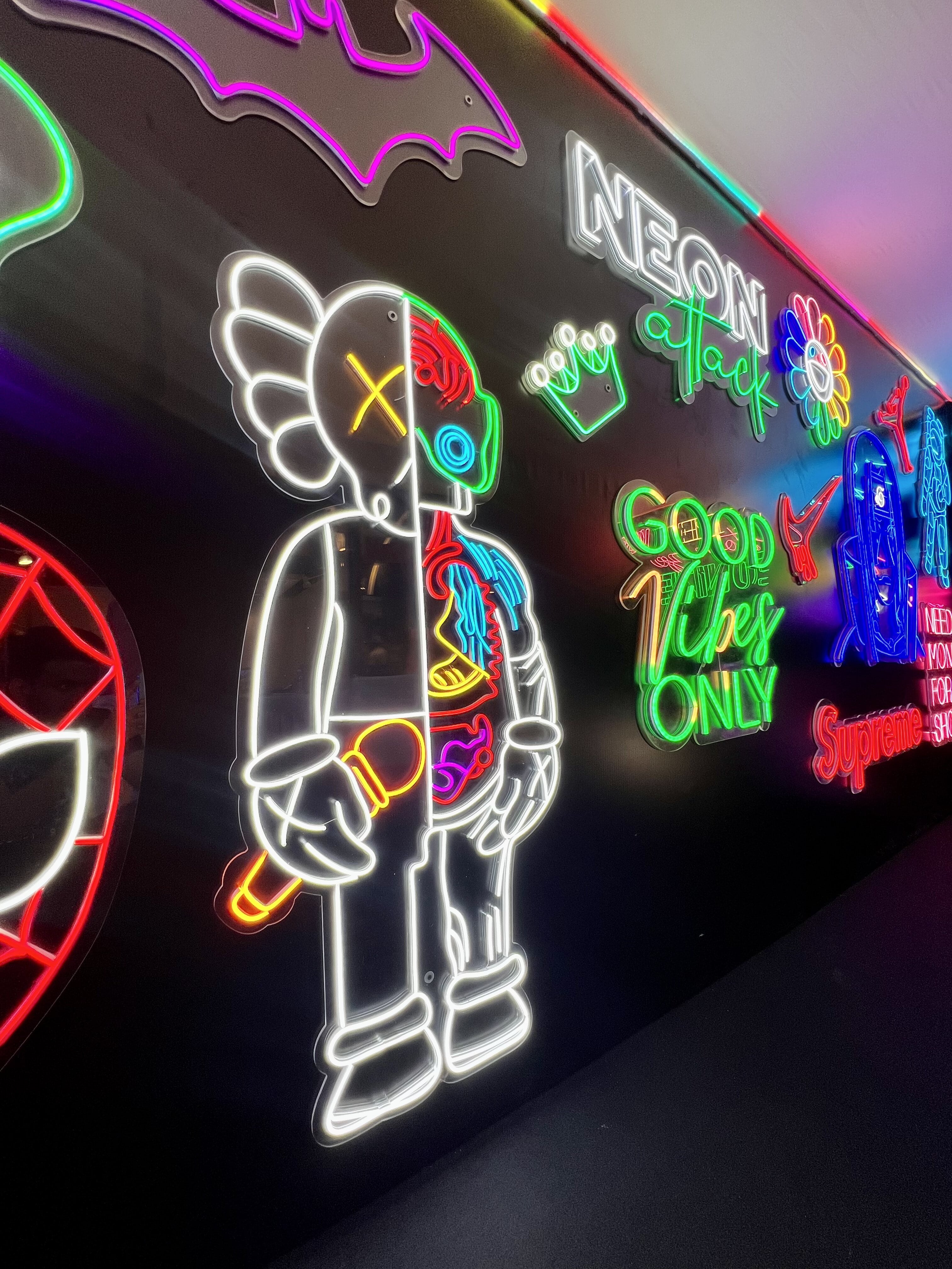 KAWS Neon Sign ( LIMITED EDITION )